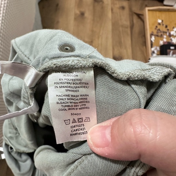 NWT LOFT PLUS SIZE 26 Skinny Crop SAGE - Picture 8 of 9